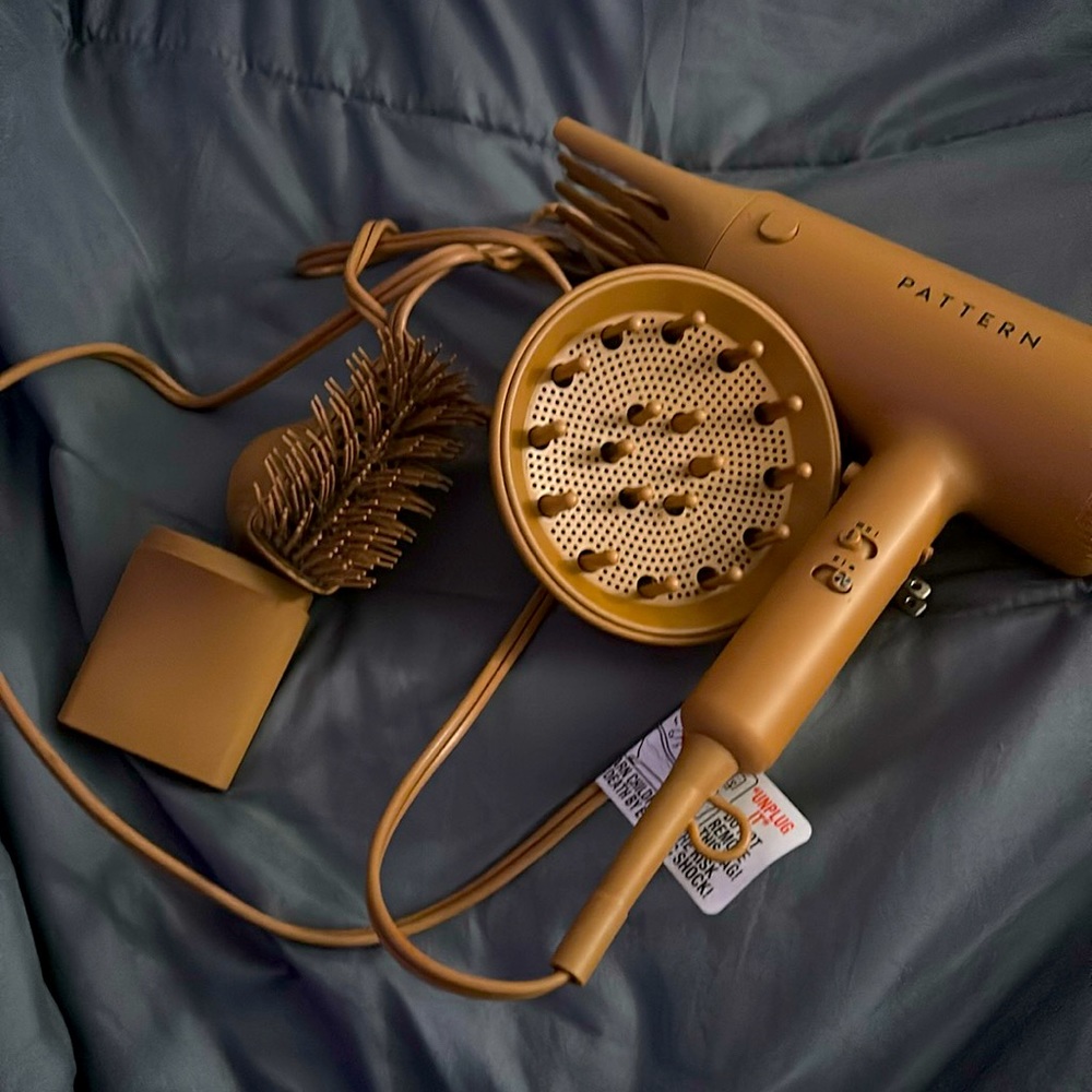 Pattern blow dryer